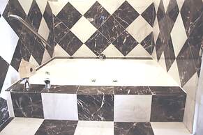 STERLING GARDENS HOTEL