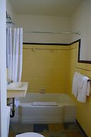 STERLING GARDENS HOTEL