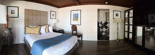 STERLING GARDENS HOTEL