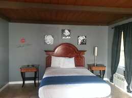 STERLING GARDENS HOTEL