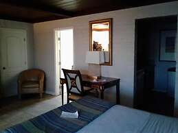 STERLING GARDENS HOTEL