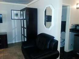 STERLING GARDENS HOTEL