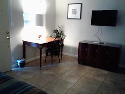 STERLING GARDENS HOTEL