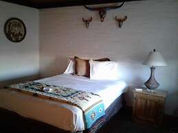 STERLING GARDENS HOTEL