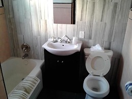 STERLING GARDENS HOTEL