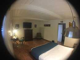 STERLING GARDENS HOTEL