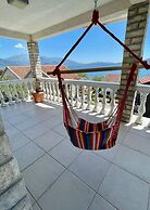 Family House with pool & sea view