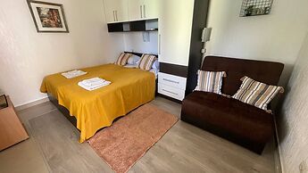 Family House with pool & sea view