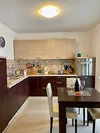 Family House with pool & sea view