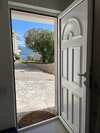 Family House with pool & sea view