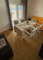 Family House with pool & sea view