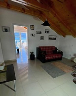 Family House with pool & sea view