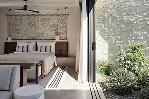 Odera, Tinos, Autograph Collection