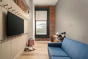 Moxy Columbia Downtown