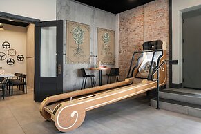 Moxy Columbia Downtown