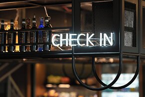 Moxy Columbia Downtown