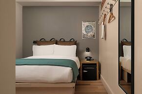 Moxy Columbia Downtown