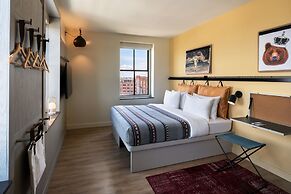 Moxy Springfield Downtown