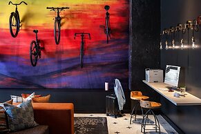Moxy Springfield Downtown