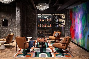 Moxy Springfield Downtown