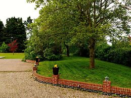 Deluxe 2 Bed Versace Hottub Skytv