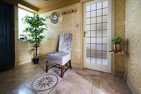 Deluxe 2/3 Bed Hottub Skytv