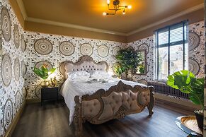 Luxury Versace 2 Bed, Hot Tub, Pool Table, Sky Tv