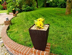 Deluxe 1 Bed Versace Hottub Skytv