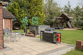 Deluxe 1 Bed Versace Hottub Skytv