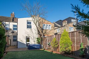 Charming 1-bed House in London