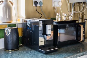 Charming 1-bed House in London