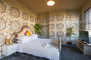 Charming 1-bed House in London