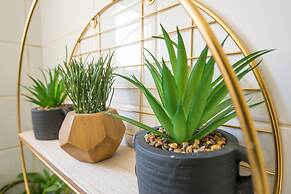 Charming 1-bed House in London