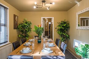 Charming 1-bed House in London