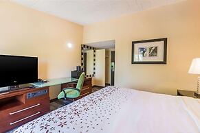 Fairmount Inn & Suites -Stroudsburg