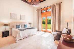 Amazing Villa w Pool Maid BBQ at Green Village A