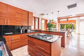 Amazing Villa w Pool Maid BBQ at Green Village A