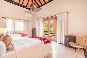 Amazing Villa w Pool Maid BBQ at Green Village A