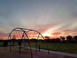 StayAU 4BR Designer Home in Knox