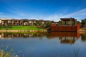 StayAU 4BR Designer Home in Knox