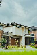 StayAU 4BR Designer Home in Knox