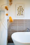 StayAU 4BR Designer Home in Knox