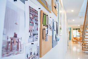 StayAU 4BR Designer Home in Knox