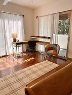 Curiol Boutique Hotel & Lounge