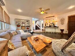 Curiol Boutique Hotel & Lounge