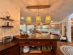 Curiol Boutique Hotel & Lounge