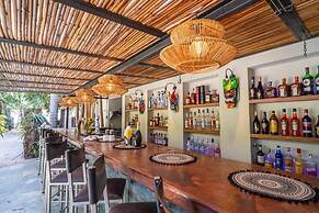 Curiol Boutique Hotel & Lounge