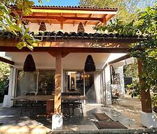 Curiol Boutique Hotel & Lounge