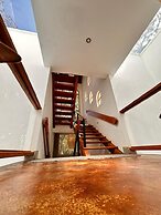 Curiol Boutique Hotel & Lounge