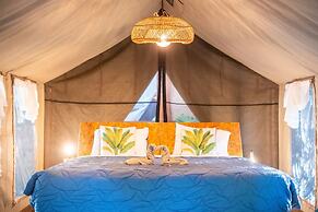 Curiol Boutique Hotel & Lounge